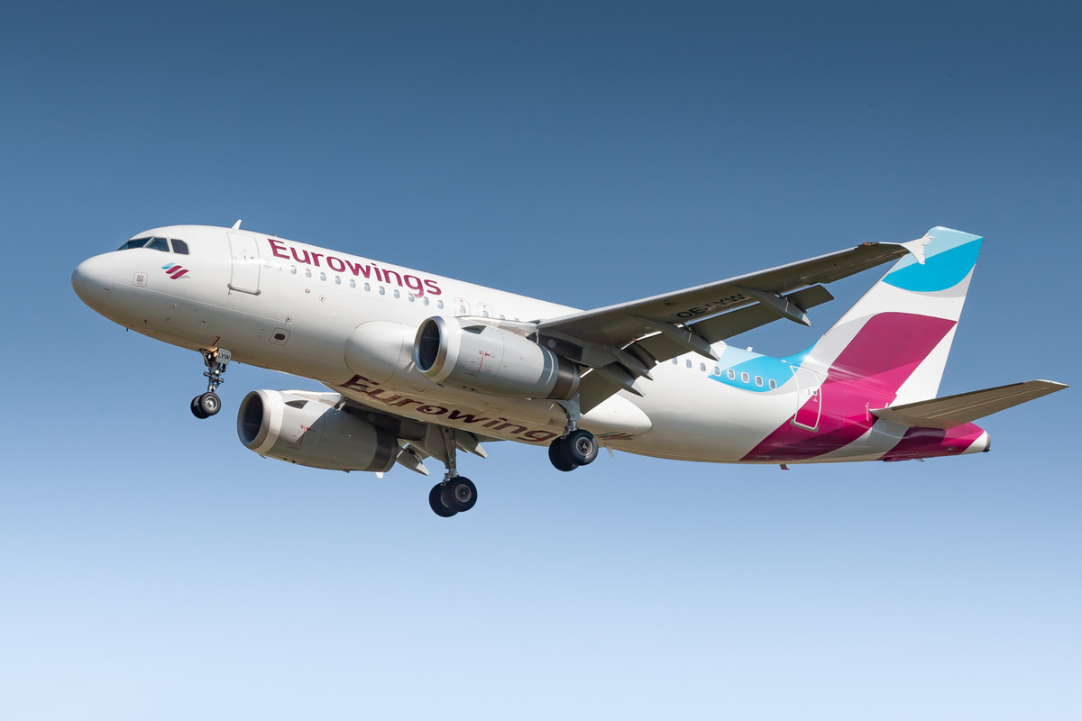 Eurowings Airbus A319 (Registration "OE-LYW") at Stuttgart Airport / STR