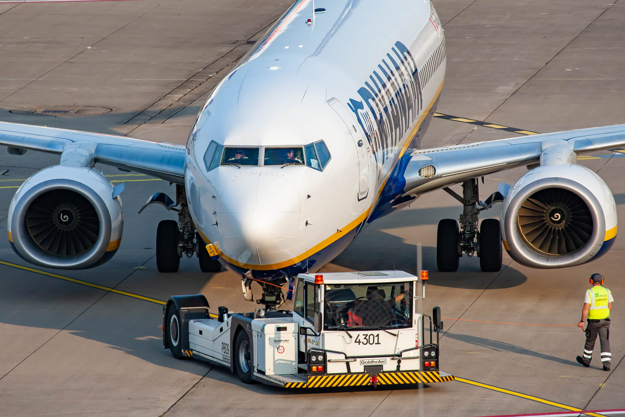 Ryanair Boeing 737 (Registration "9H-QEN") at Köln Bonn Airport / CGN