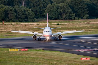 Lauda Air Airbus A320 (Köln Bonn Airport / CGN)