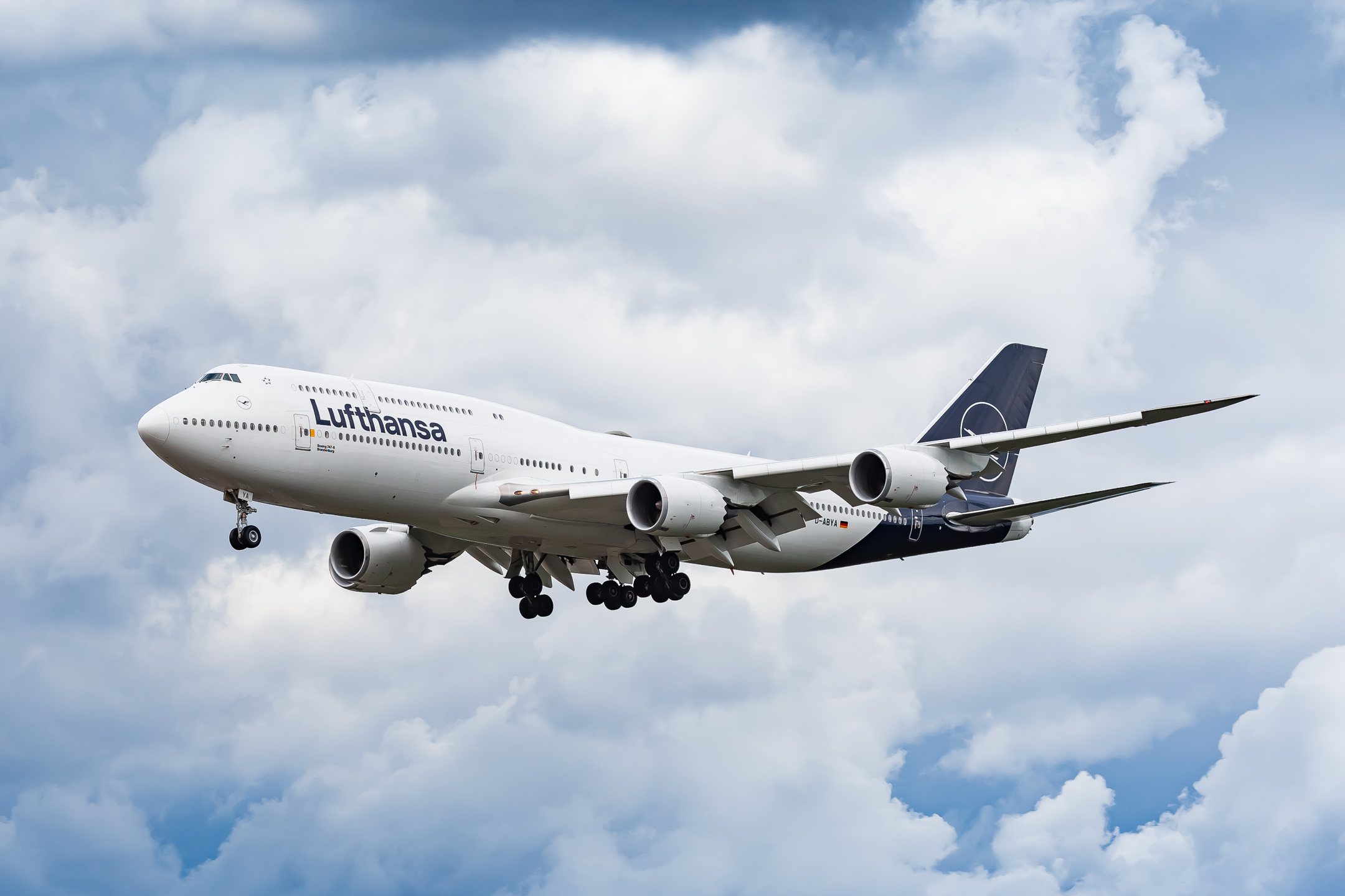 Lufthansa Boeing 747-8 "D-ABYA" on short final for runway 25C at Frankfurt Airport, August 2021