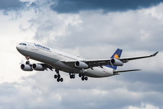 Lufthansa Airbus A340 (Frankfurt Airport / FRA)