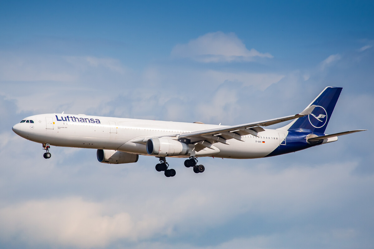 Lufthansa Airbus A330-300 "D-AIKI" coming in on runway 25C at Frankfurt Airport, August 2021