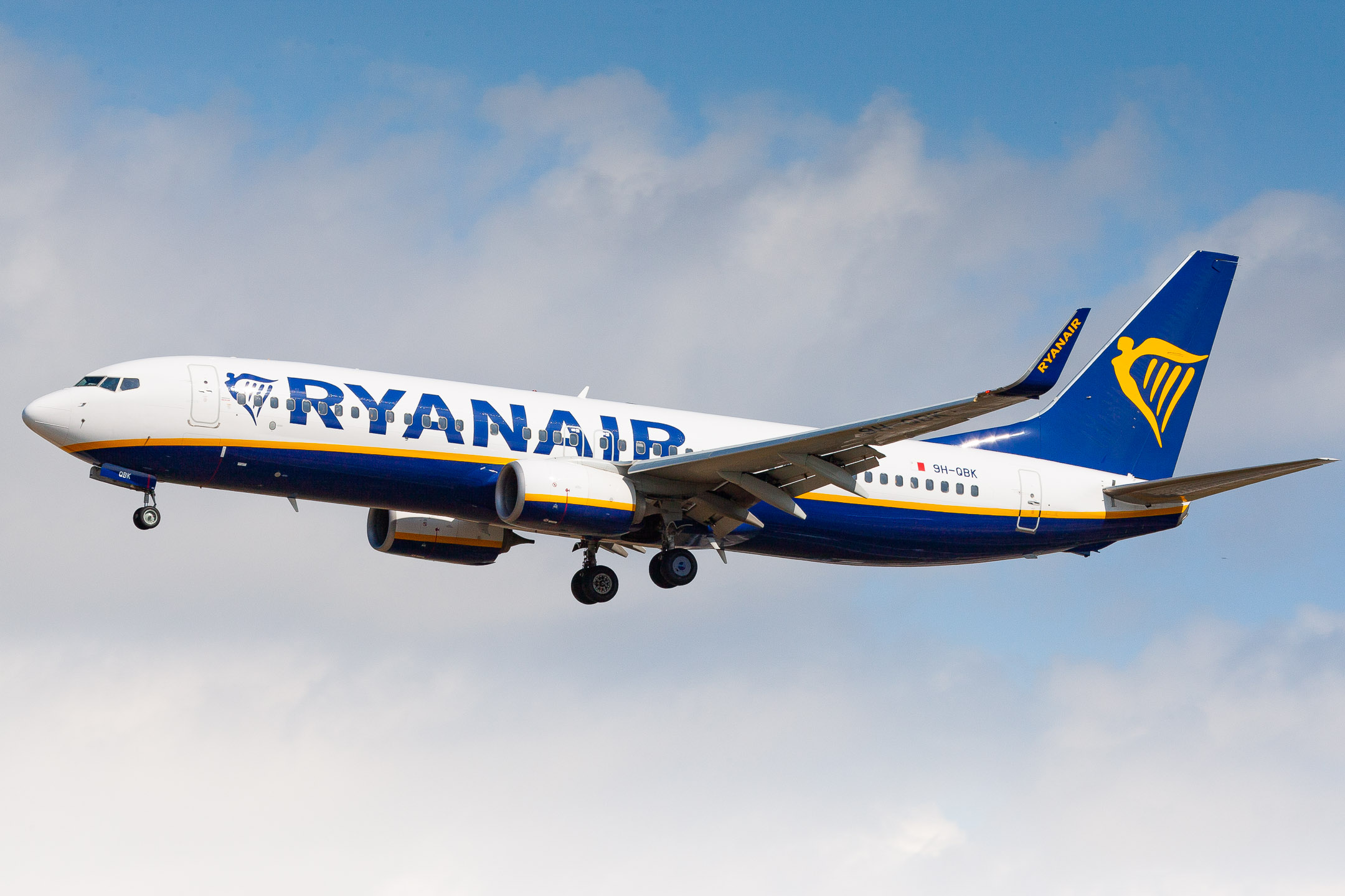 Ryanair Boeing 737-800 "9H-QBK" arriving at Frankfurt Airport, August 2021.