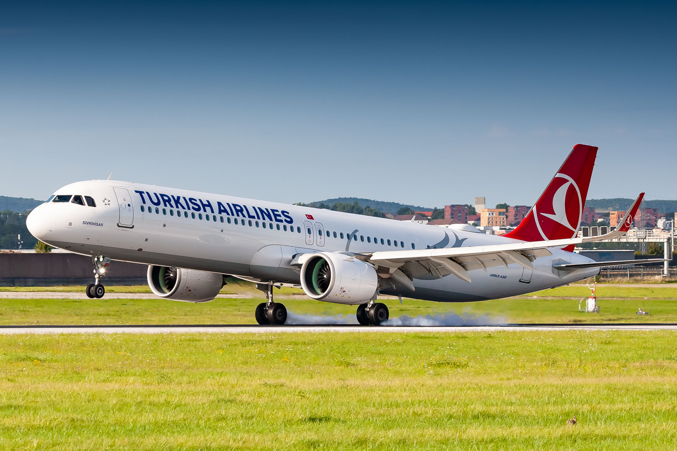 Turkish Airlines Airbus A321neo "TC-LSH" arriving at Stuttgart airport on a hot summer afternoon.