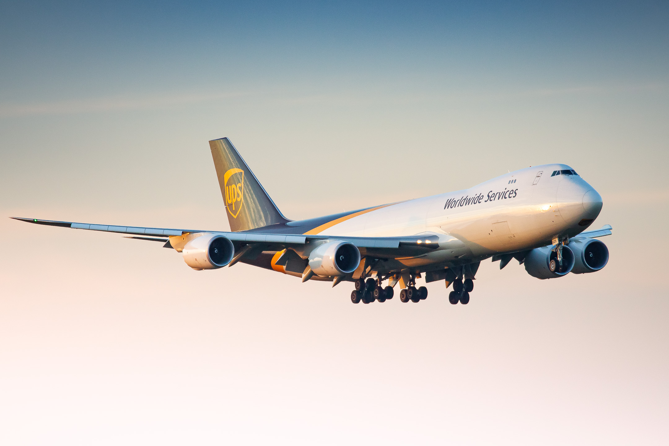 UPS Boeing 747-8F "N625UP" on short final for runway 14L at Köln Bonn Airport on a warm late summer evening on September 22nd, 2021