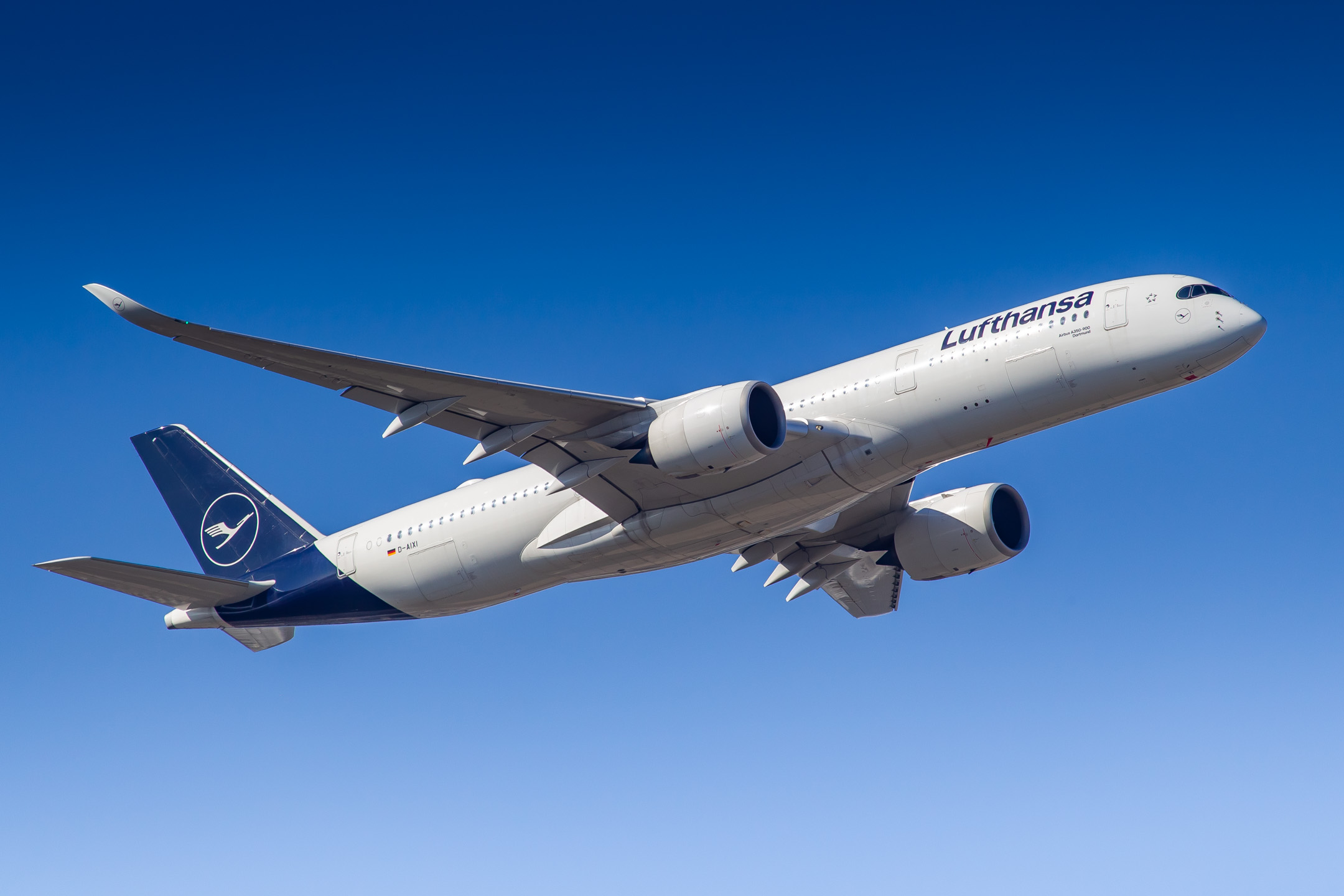 Lufthansa Airbus A350 (Registration "D-AIXI") at Frankfurt Airport / FRA