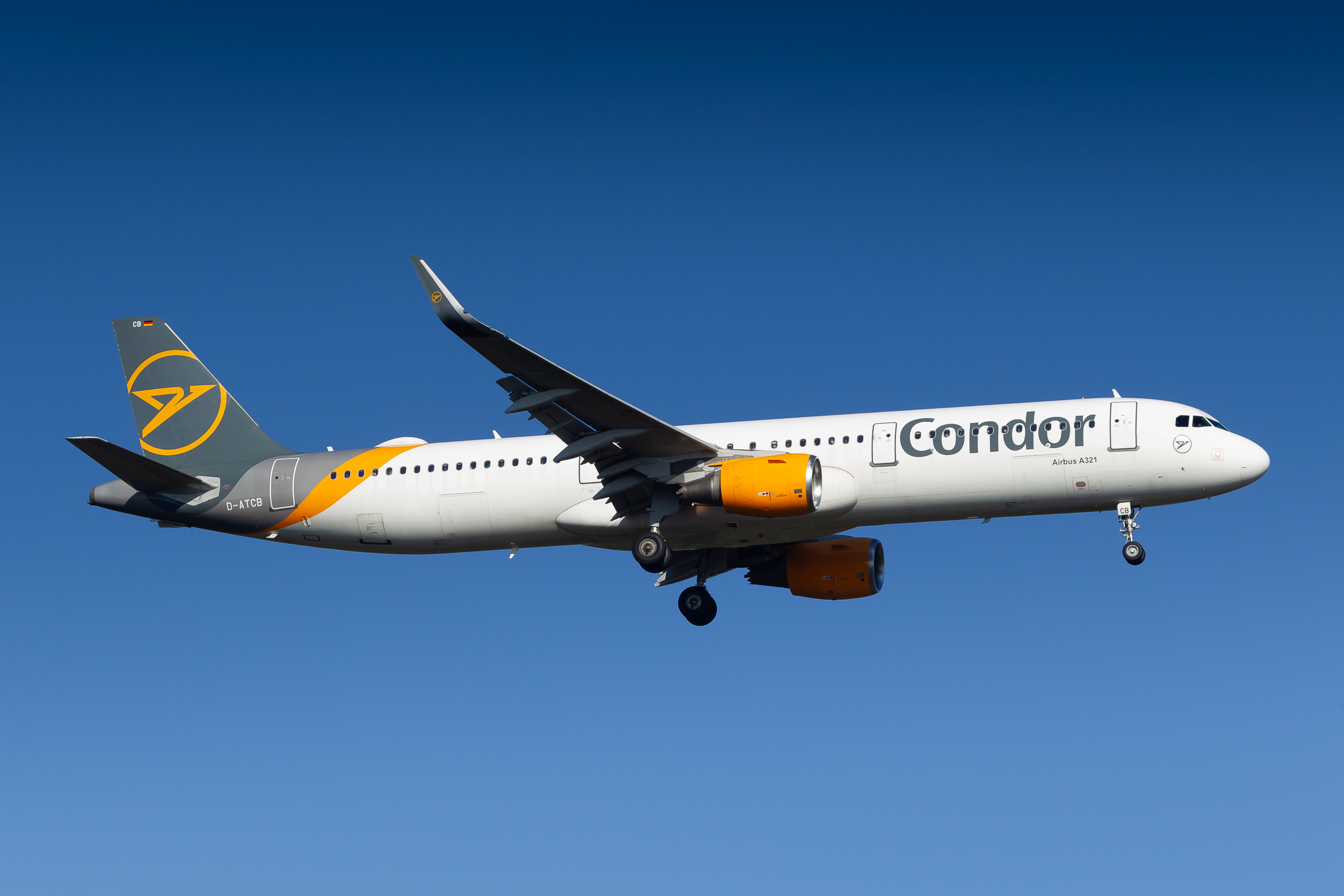 Condor Airbus A321-200 "D-ATCB" on short final for runway 07R at Frankfurt Airport, October 2021