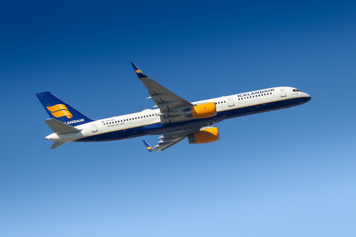 Icelandair Boeing 757-200 "TF-ISR" departing from runway 07R at Frankfurt Airport on a bright and sunny autumn morning on October 9th, 2021