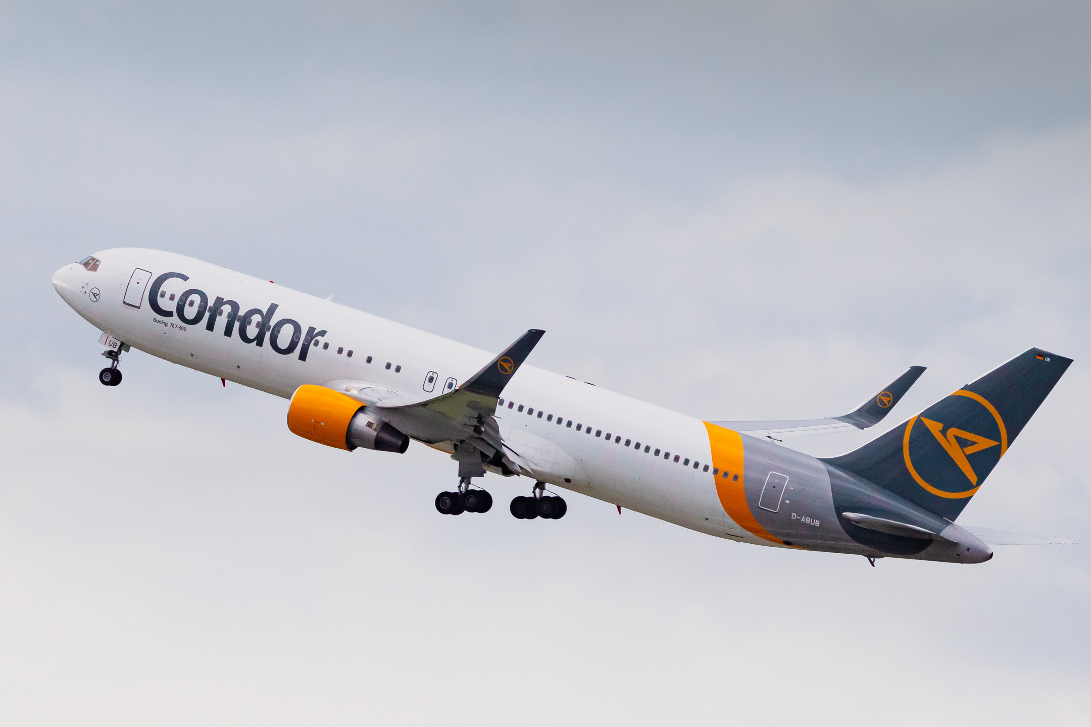 Condor Boeing 767 (Registration "D-ABUB") at Düsseldorf Airport / DUS