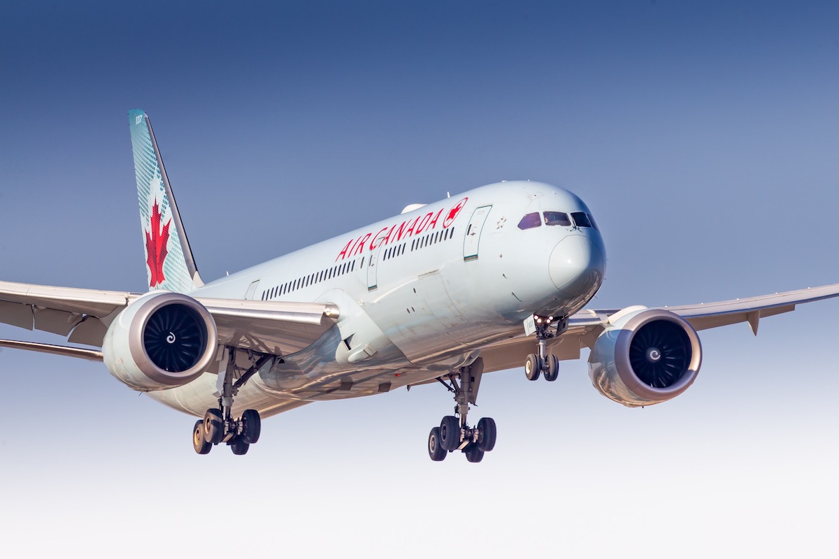 Air Canada Boeing 787 Dreamliner (Registration "C-FGDZ") at Frankfurt Airport / FRA