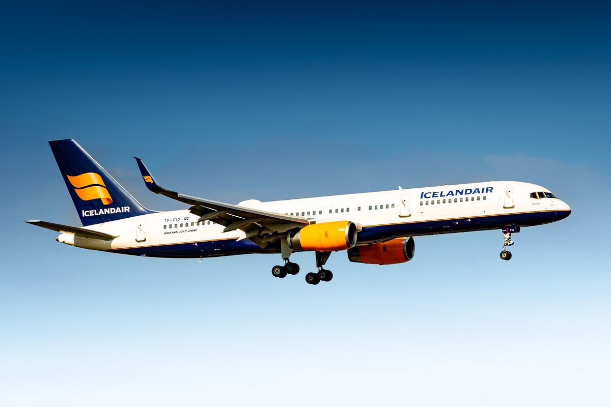 Icelandair Boeing 757-200 "TF-FIO" on short final for runway 25L at Frankfurt Airport on a bright and sunny winter morning, March 2022