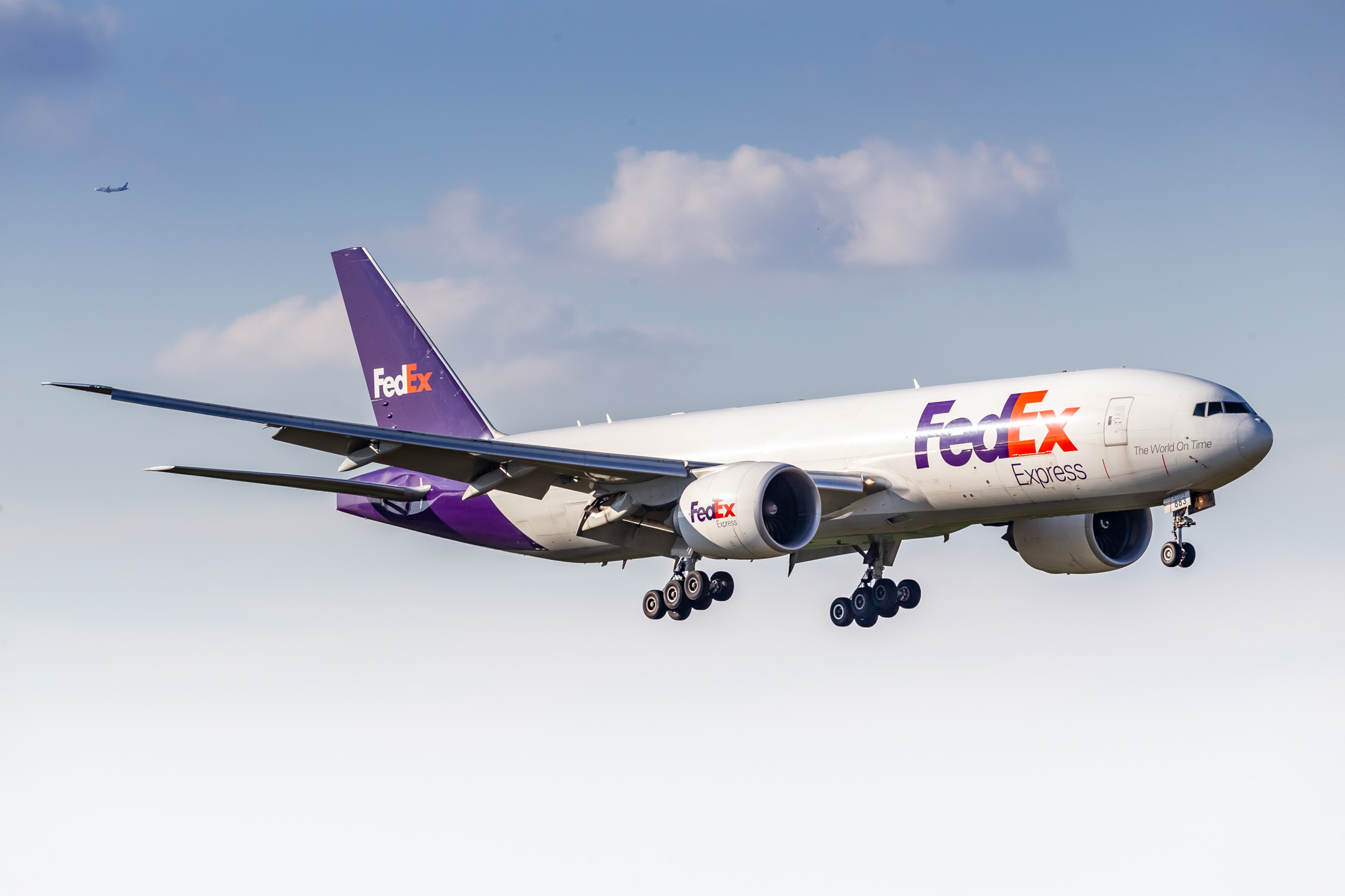 Fedex Boeing 777F "N883FD" on short final for runway 14L at Köln Bonn Airport, June 2022.