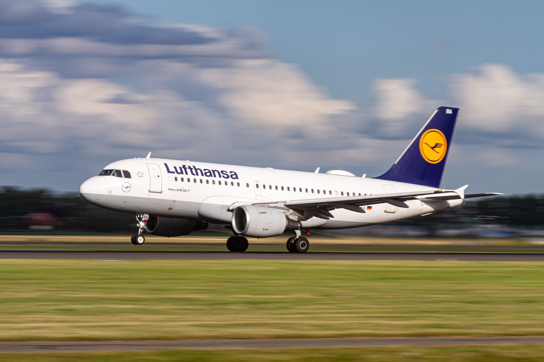 Lufthansa Airbus A319 (Registration "D-AIBA") at Amsterdam Schiphol Airport / AMS