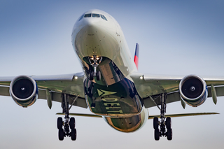 Delta Airbus A330 (Amsterdam Schiphol Airport / AMS)