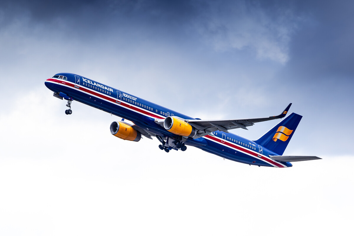 Icelandair Boeing 757-300 "TF-ISX" departing from runway 26 right at München Airport on a cloudy winter afternoon, February 2023