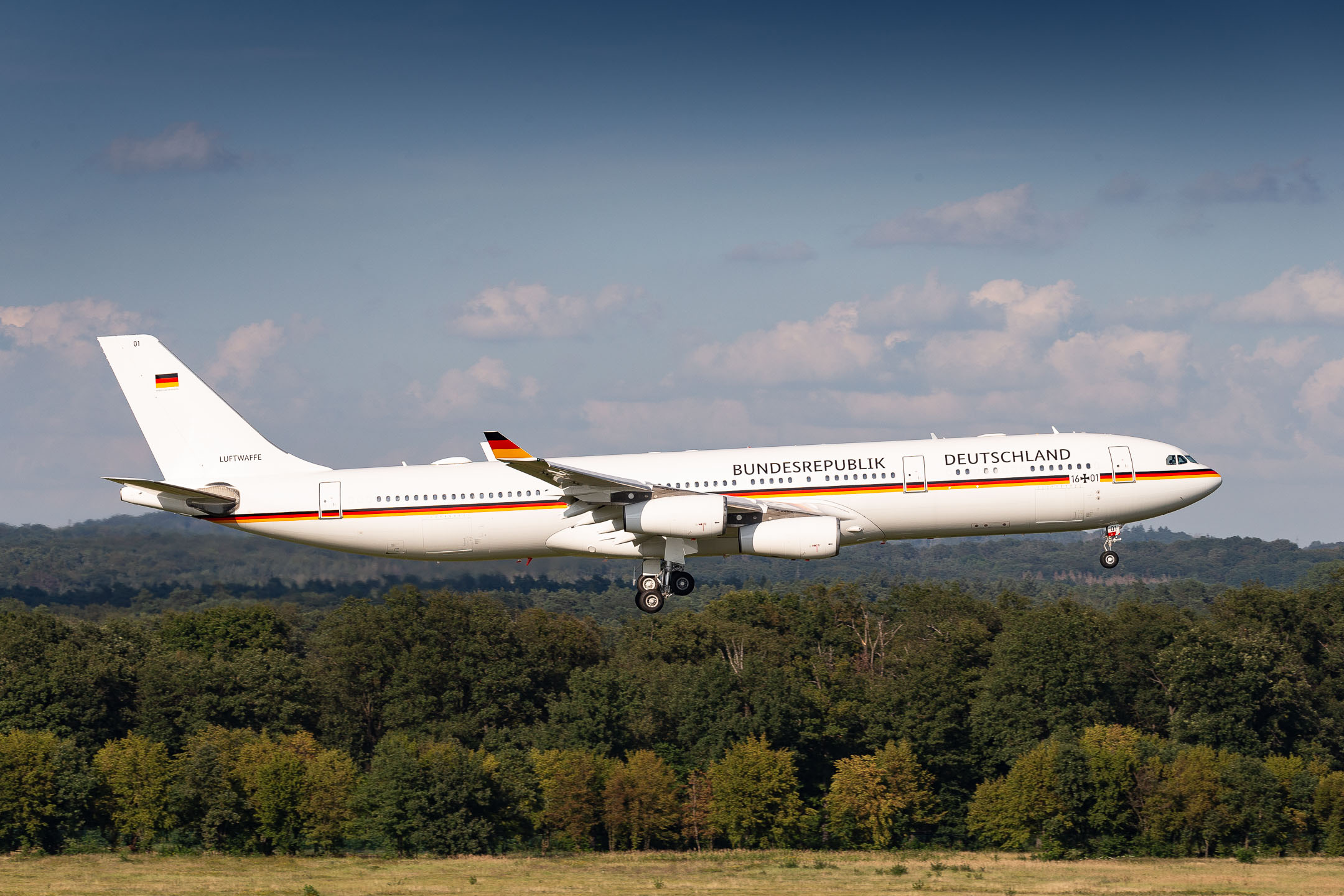 Luftwaffe Airbus A340-300 "16+01" shortly before touchdown at Köln Bonn Airport on a sunny summer afternoon, August 2023. The airplane came back to Cologne after having some technical issues in Abu Dhabi.